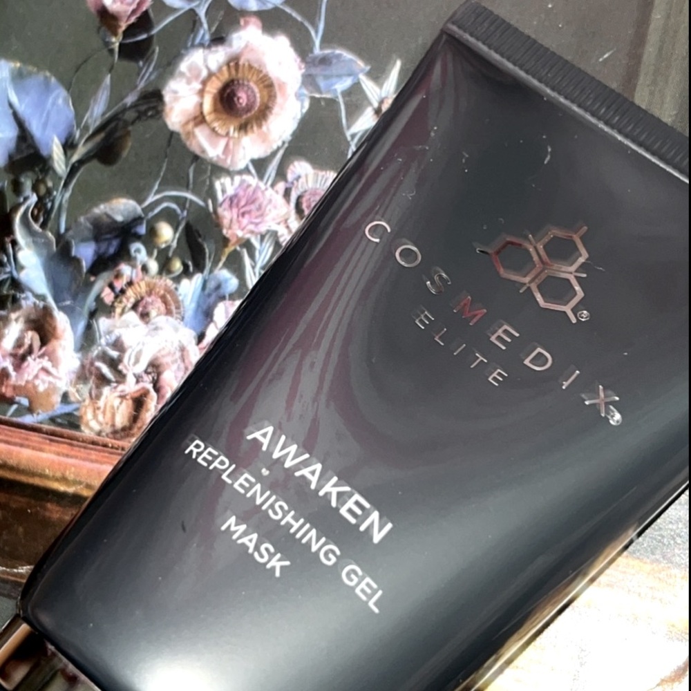 🧬🧖🏻‍♀️🧬• COSMEDIX x Awaken Gel Mask Vibes 🧬🧖🏻‍♀️🧬